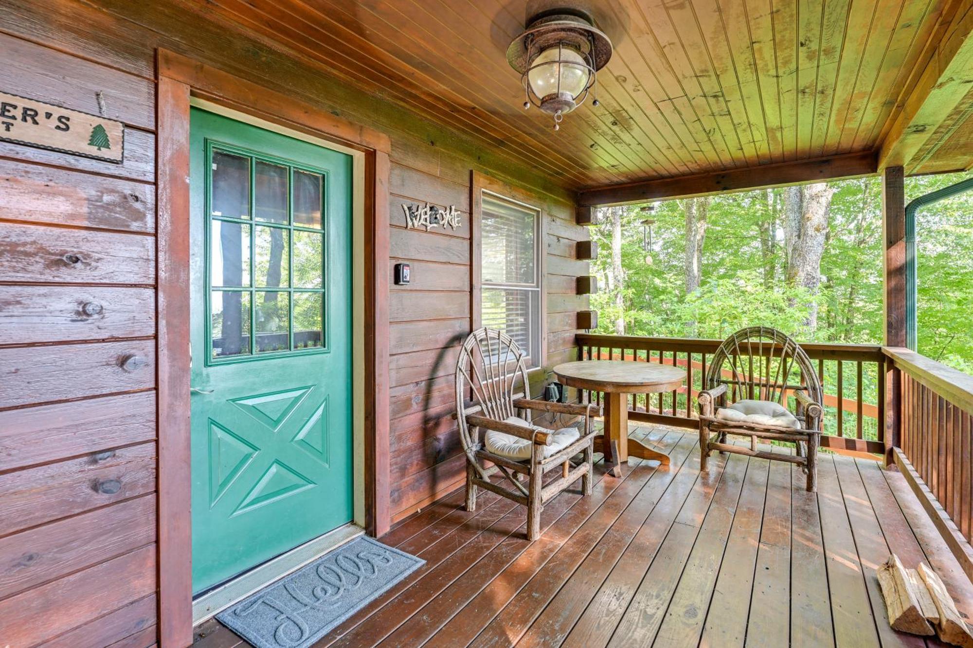 Pet-Friendly Bryson City Cabin With Fire Pit And Deck! Exterior foto