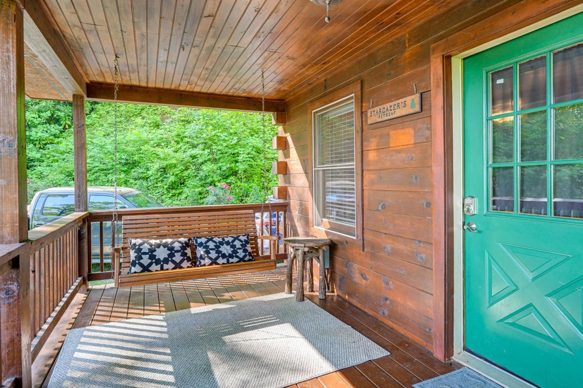 Pet-Friendly Bryson City Cabin With Fire Pit And Deck! Exterior foto